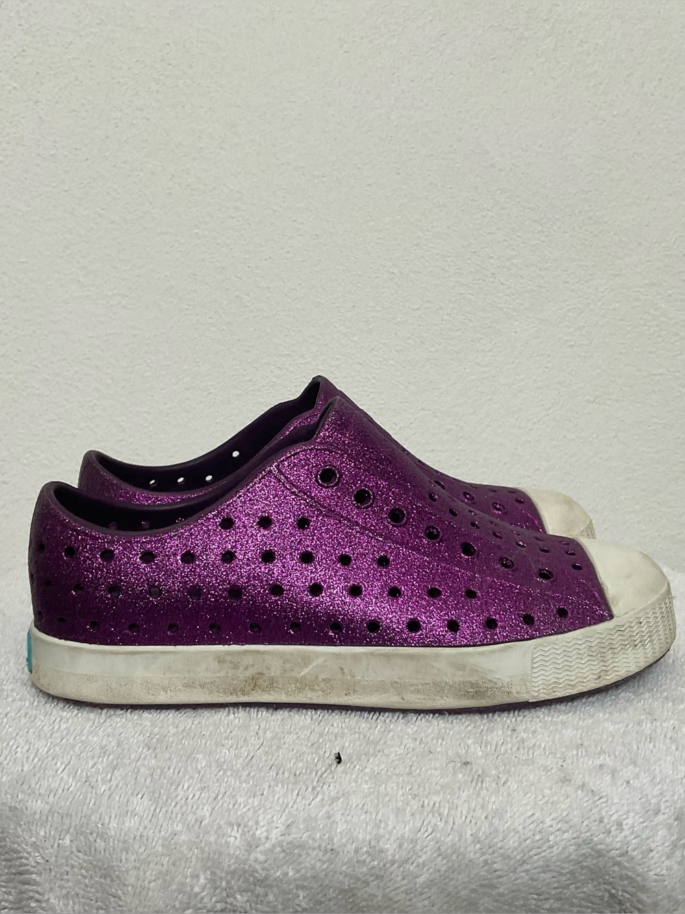 Kids Native Jefferson Sparkley Purple Slip on Rubber Play Sneaker Size J1